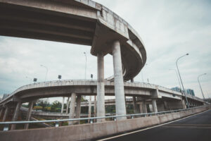 Como o apoio elastomérico fretado prolonga a vida útil das construções